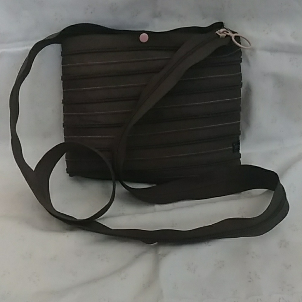 Zip-it purse